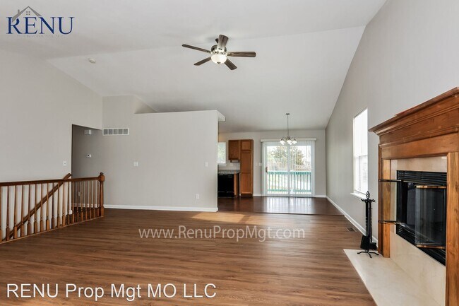 Building Photo - 3 br, 2.5 bath House - 1318 Begonia