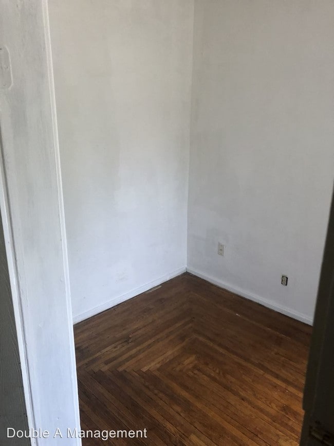 Building Photo - 2 br, 1 bath House - 919 Conger Ave