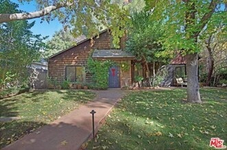 Building Photo - 1441 Bonnell Dr