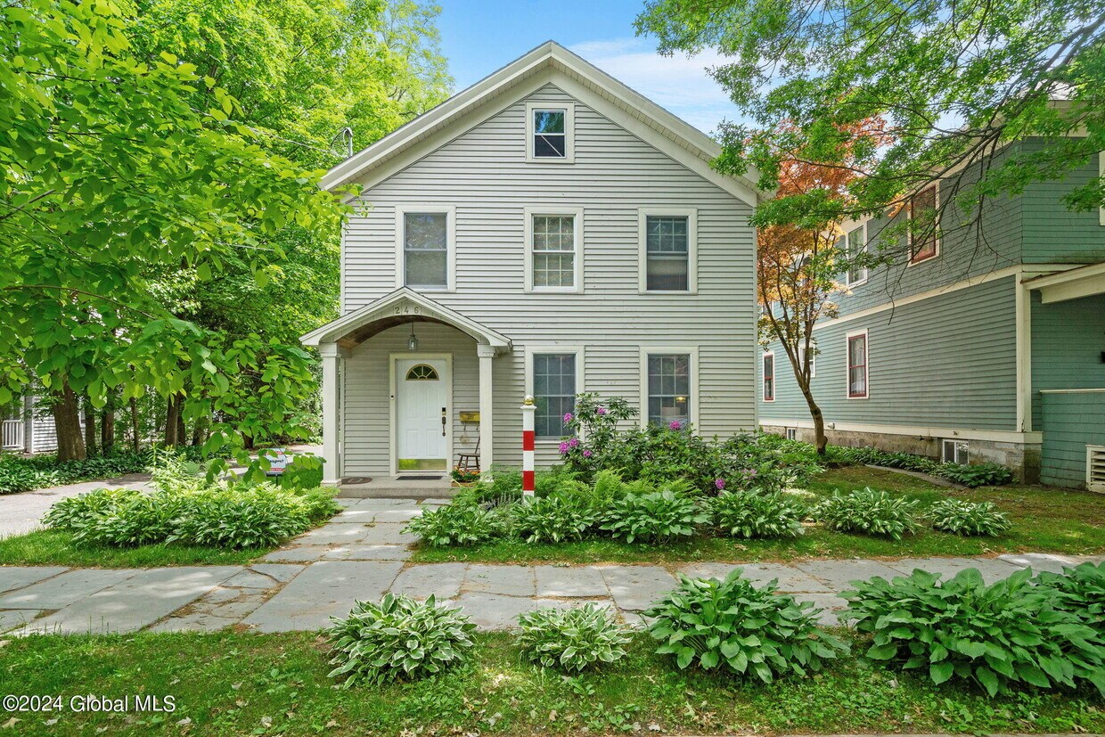 Foto principal - 246 Caroline St