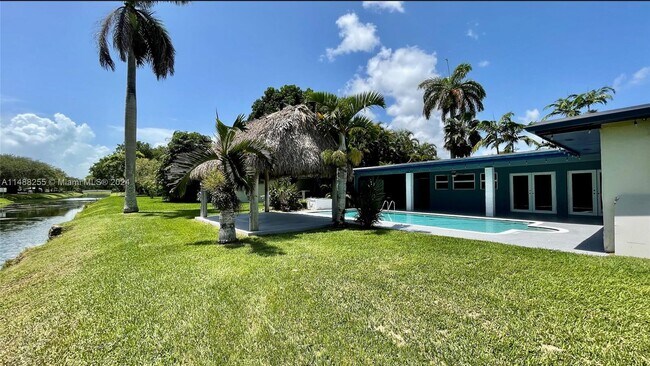 Building Photo - 14675 SW 78th Ave