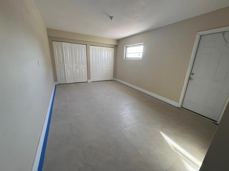 Building Photo - 490 W 31st St