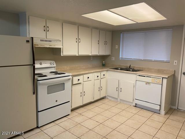 Building Photo - 8108 N 33rd Ave