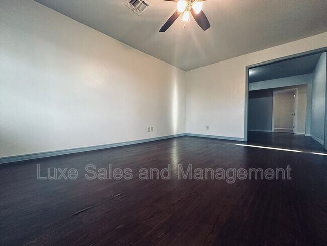 Foto del edificio - 917 SW 50th St