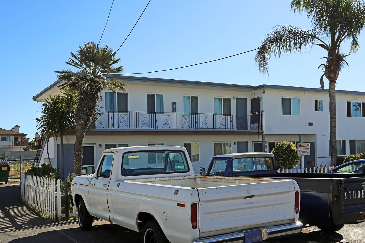 Building Photo - 820 S Myers St
