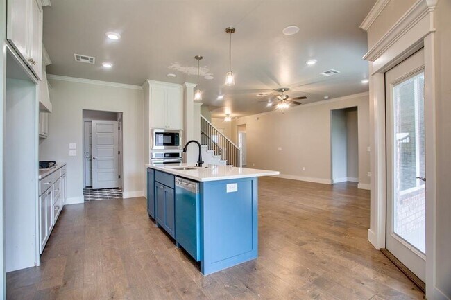 Building Photo - 1111 Sawgrass Ln