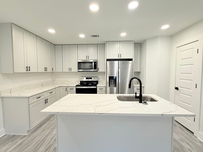 Foto del edificio - Modern Two-Bedroom Home