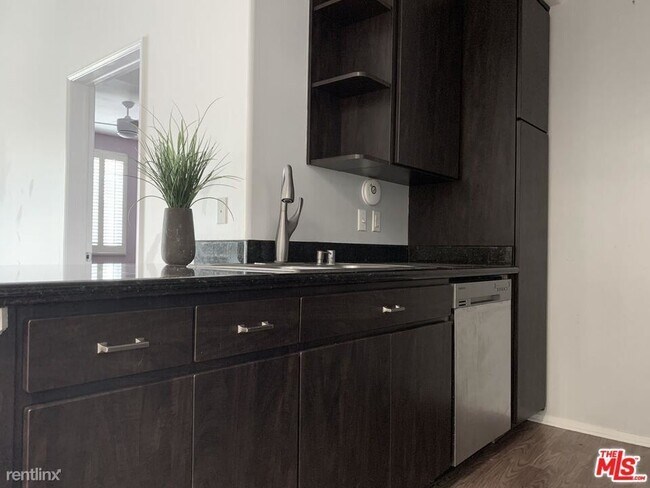 Foto del edificio - 2 br, 2 bath Condo - 4060 Glencoe Ave Apt 305