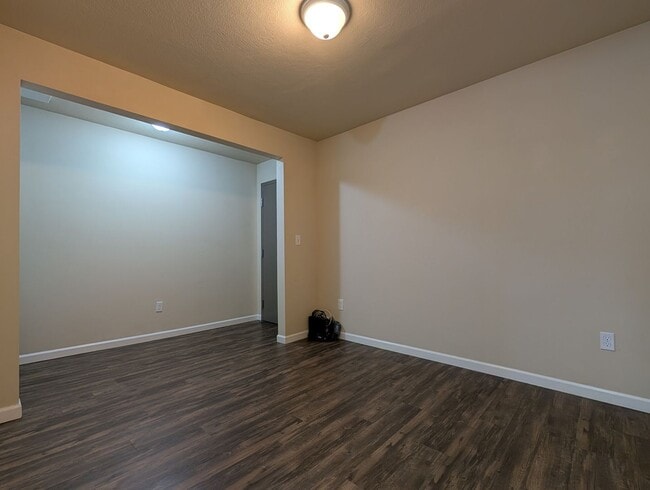 Building Photo - Great 1-bedroom, 1-Bath Apartment In Springfield With On-site Laundry!