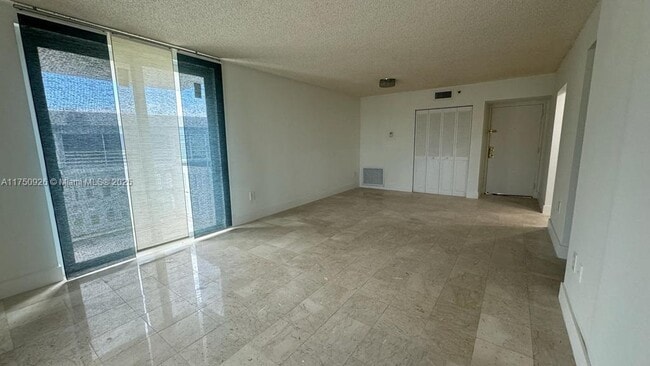 Foto del edificio - 2 bedroom in Hollywood FL 33021