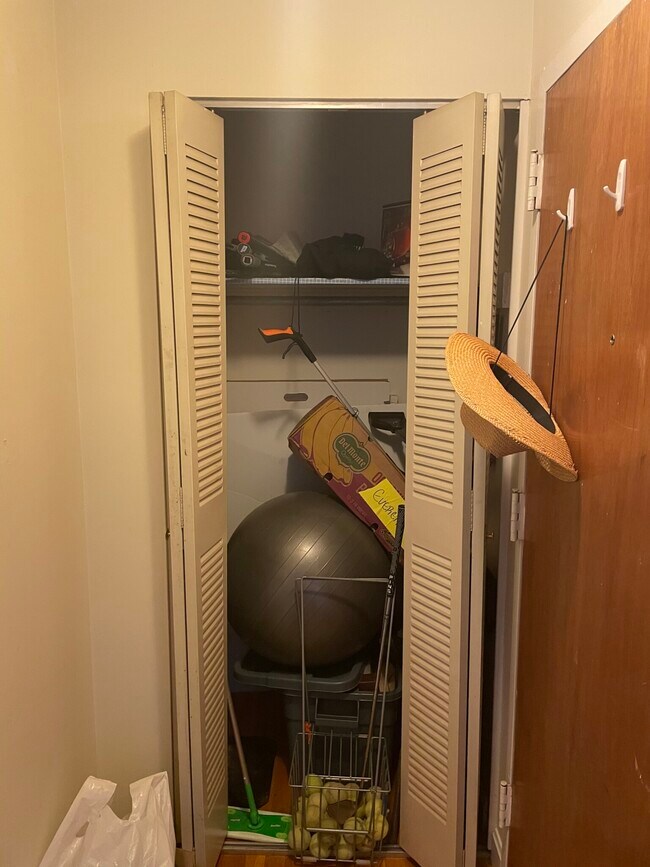 Foto del edificio - 102 Trowbridge St