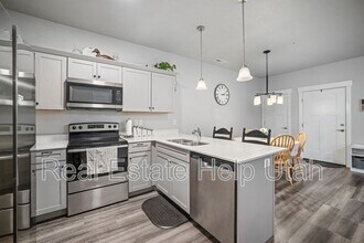 Building Photo - 952 W Big Ben Ln