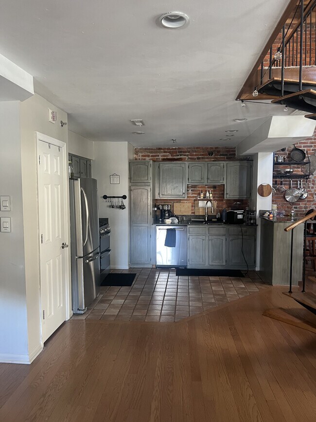 Foto del edificio - 51 W Blenkner St