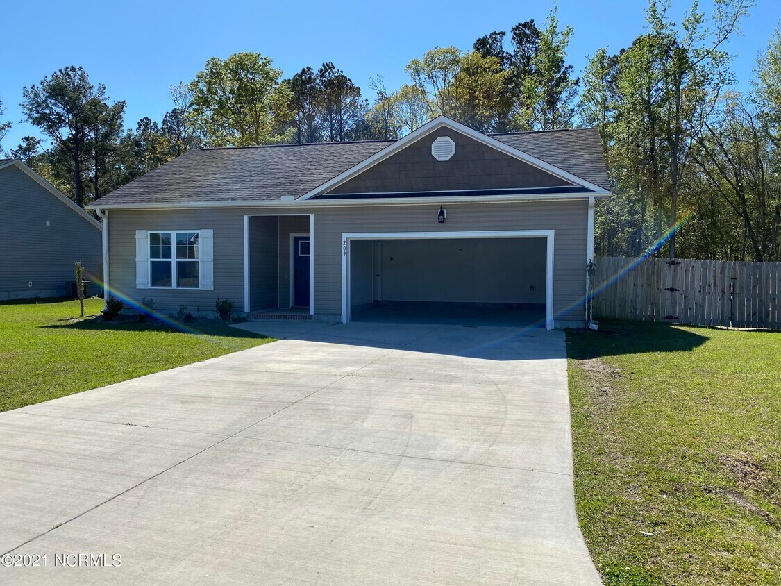 Primary Photo - 209 N Windy Ridge Rd