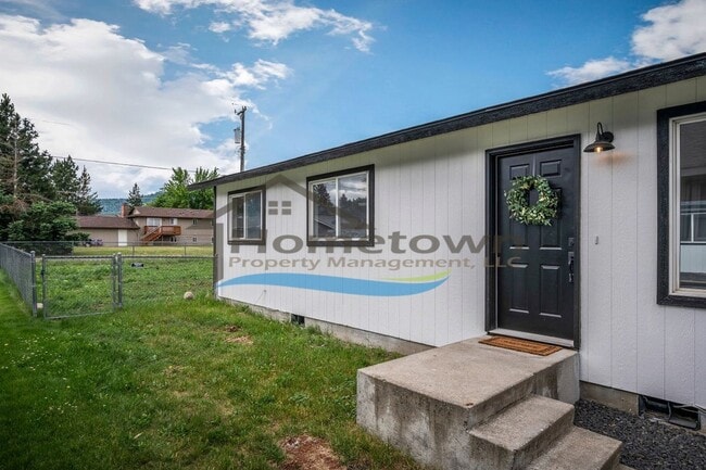 Building Photo - 1804 E Coeur D Alene Ave