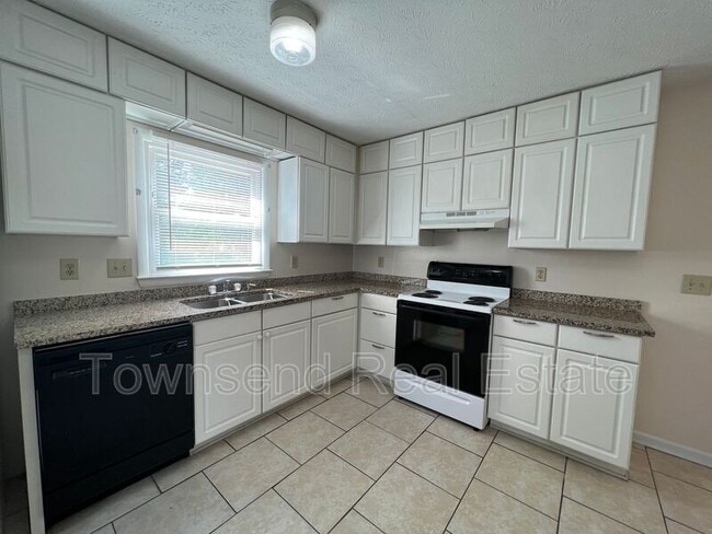 Building Photo - 912 Emory Ct