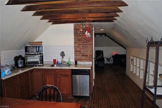 Foto del edificio - 3251 Silsby Rd