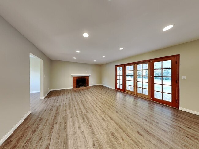 Building Photo - 829 Calle Catalpa