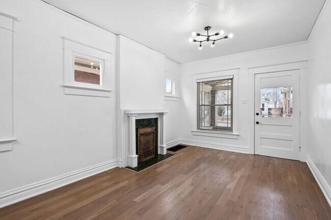 Building Photo - Charming Duplex in Wash Park!