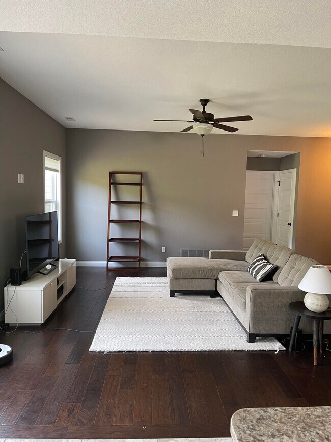 Building Photo - 3301 Timber Run Dr