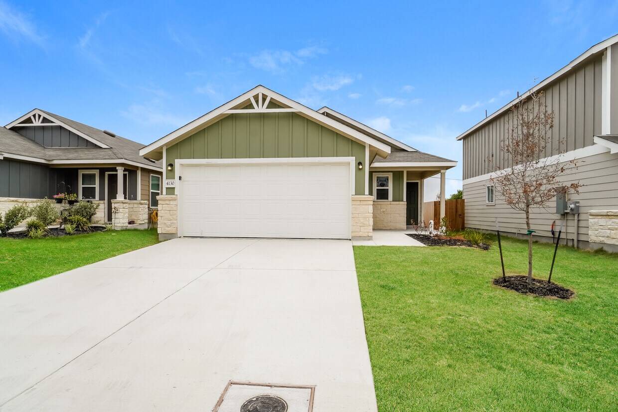 4130 Lily Glade Ln, Seguin, TX House Rental in New Berlin, TX