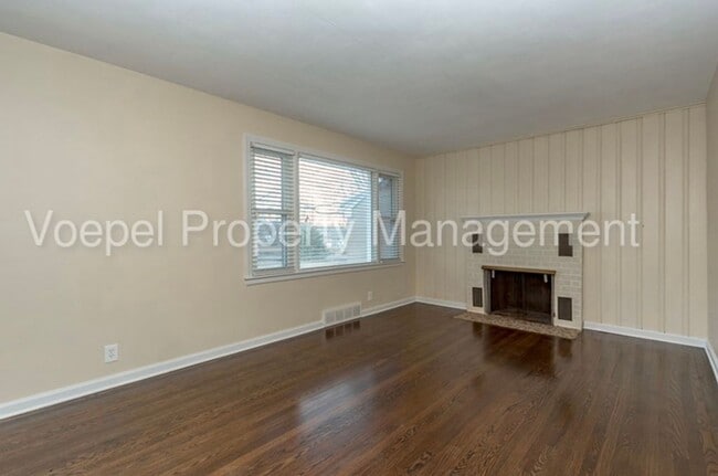 Foto del edificio - Coming Soon: Spacious 3-Bedroom with Deck,...