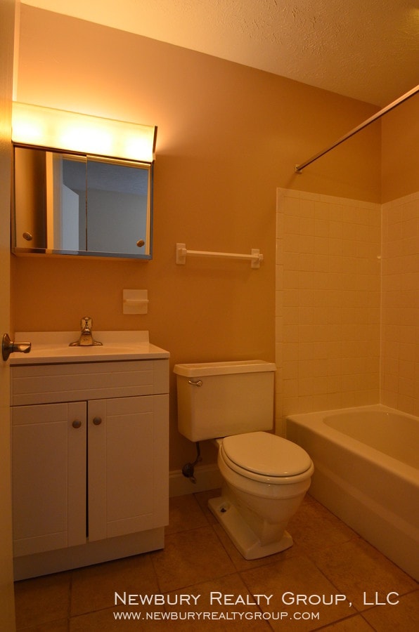 Building Photo - Sunbury Estates