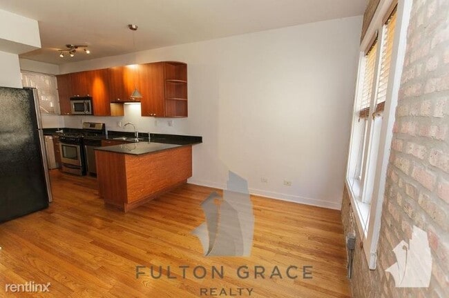 Building Photo - 1340 W Estes Ave