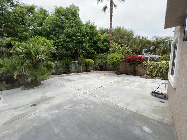 Building Photo - 16636 China Berry Ct