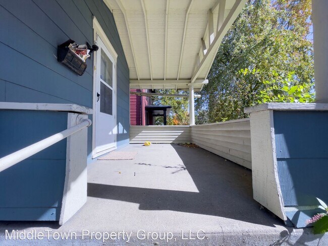 Building Photo - 3 br, 1 bath House - 1104 W. University Ave.