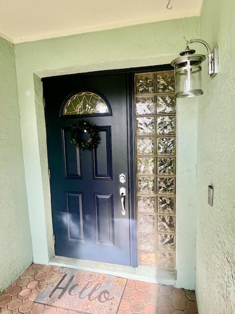 Foto del edificio - 12404 Old Country Rd S