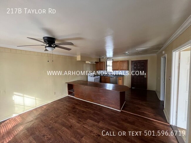 Foto del edificio - 217 Taylor Rd