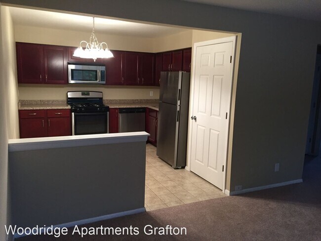 Building Photo - 1113-1233 Woodridge Dr
