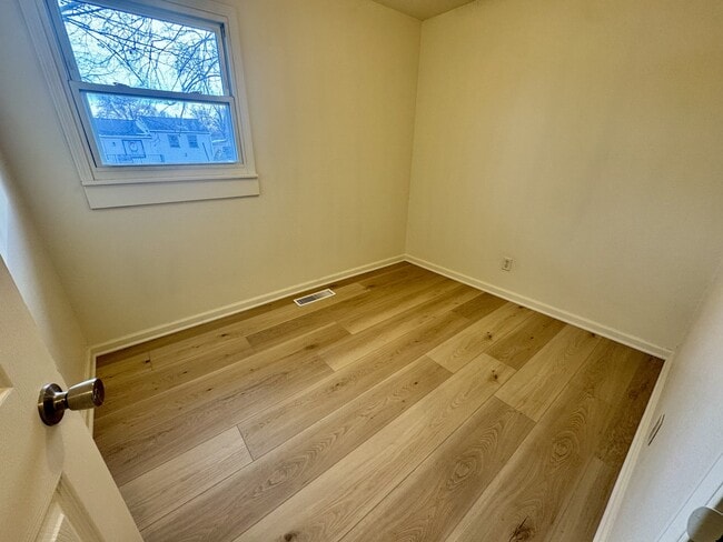 Foto del edificio - 708 Maumee Dr