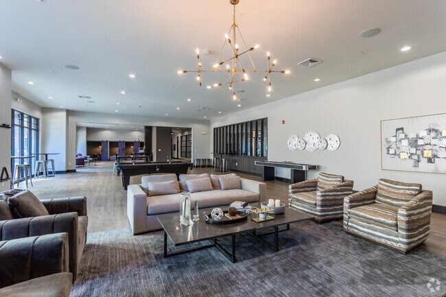 Casa club - University Edge and Dickinson Lofts
