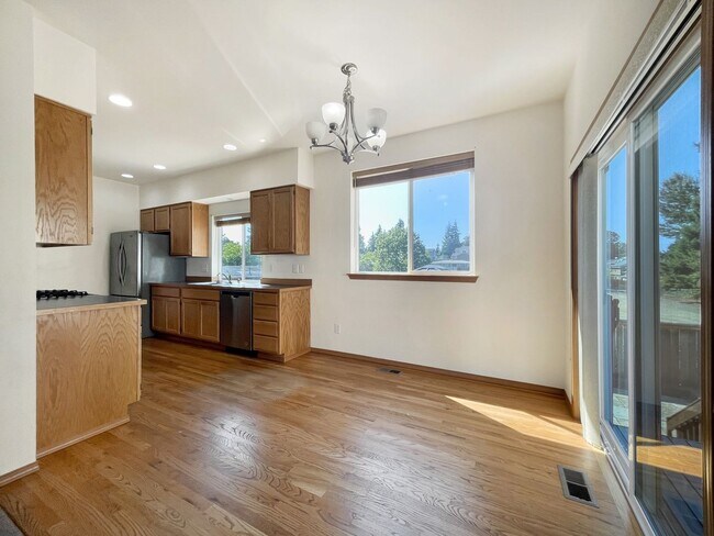 Building Photo - 2-Story home available in Kennydale.