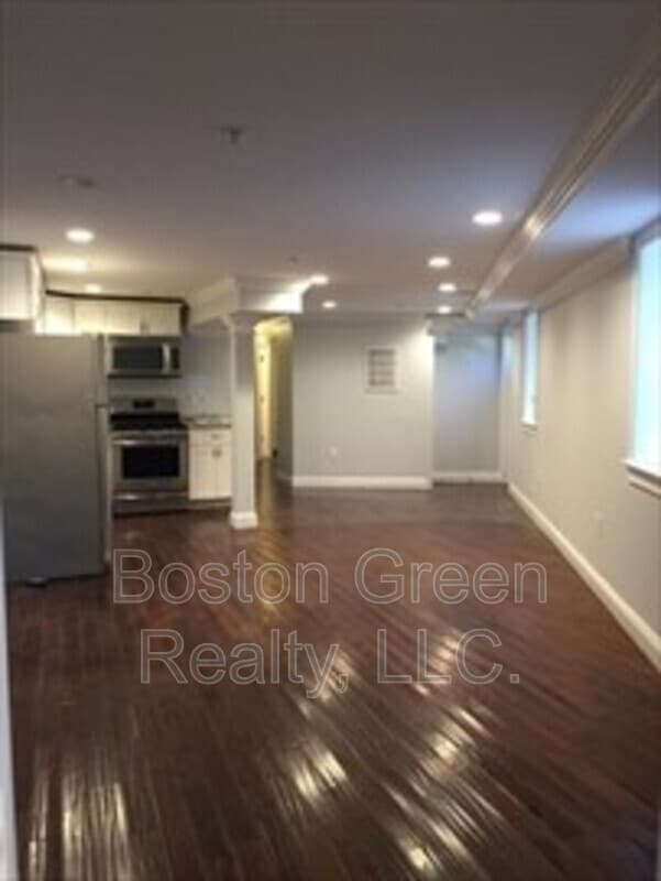 Building Photo - 140 Marcella St