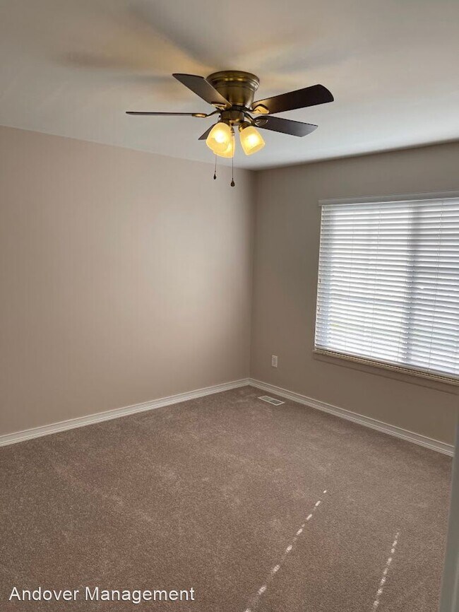 Foto del edificio - 2 br, 1 bath House - 1160 Catalpa Dr Apt #208