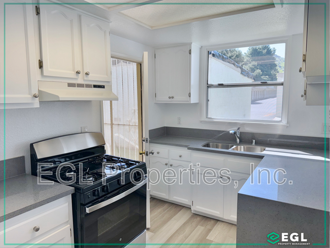 Foto del edificio - 5802 Bowcroft St
