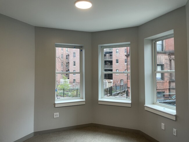 Building Photo - 100 Hemenway St