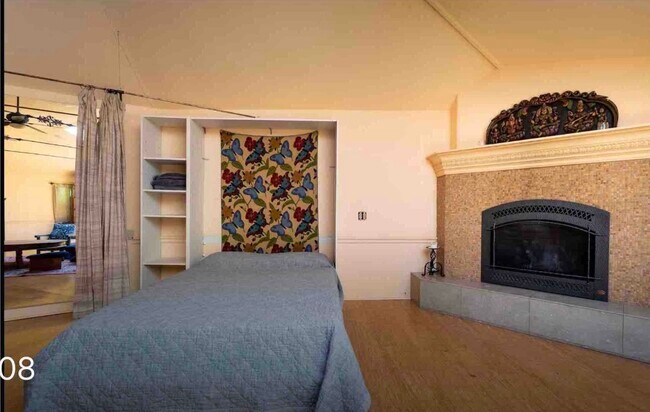 Building Photo - 2376 Old Topanga Canyon Rd