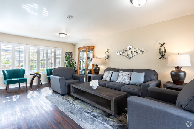 Lobby - Timberlane Apartments