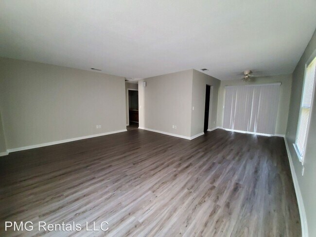 Building Photo - 2 br, 2 bath Room For Rent - 17 Sagebrush