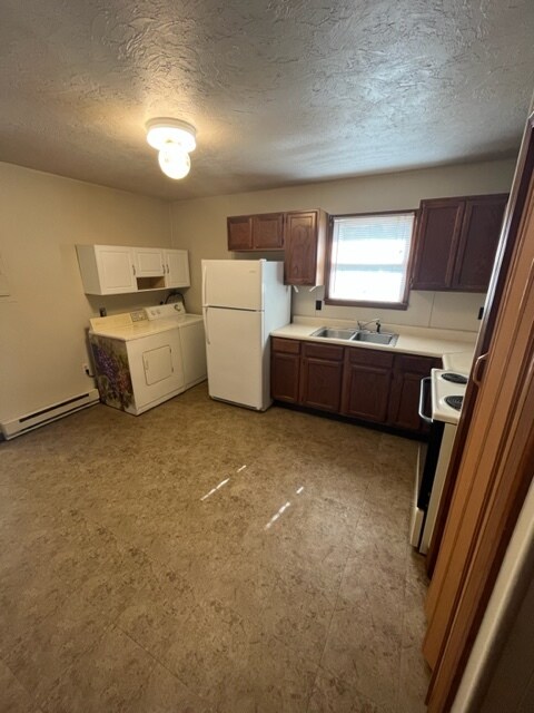 Foto del edificio - 2391 N Ridge Rd