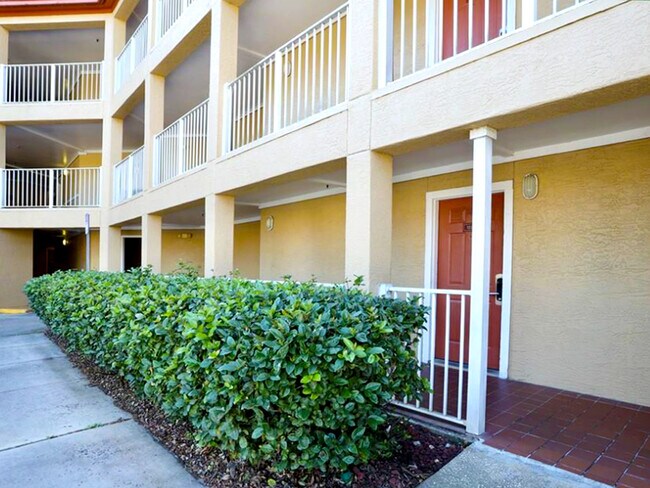 Building Photo - 6337 Parc Corniche Dr