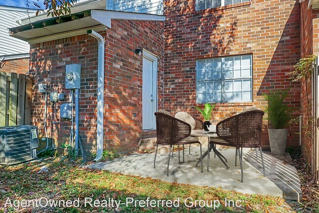 Building Photo - 3 br, 1.5 bath House - 8320 Planters Koll