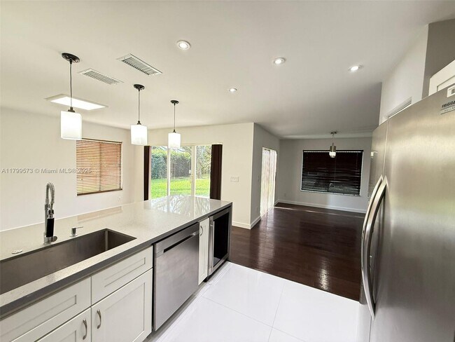 Foto del edificio - 1696 SW 109th Ter