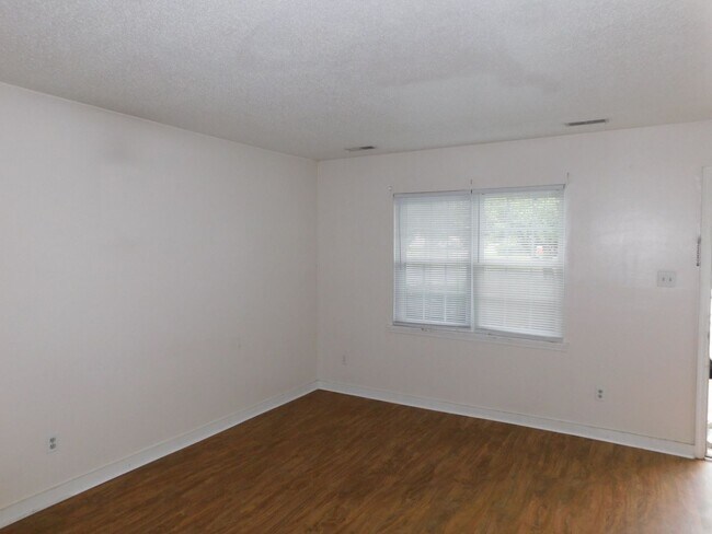 Foto del edificio - Heritage Square Townhome