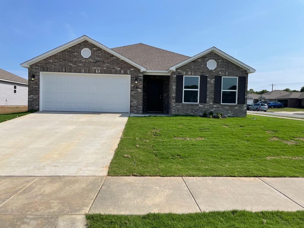1781 Eveningshade Ln, Centerton, AR 72719 House Rental in Centerton
