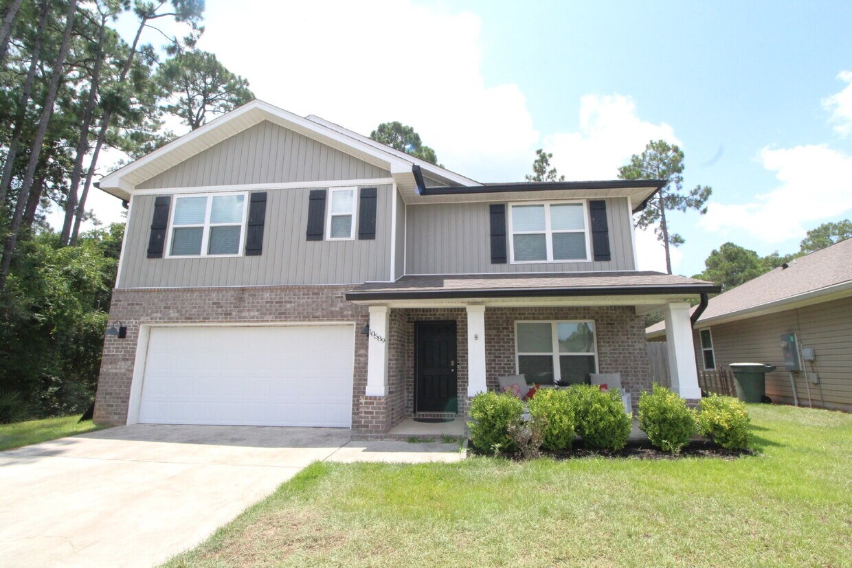 Primary Photo - Spacious 5-Bedroom Home Near NAS with Move...